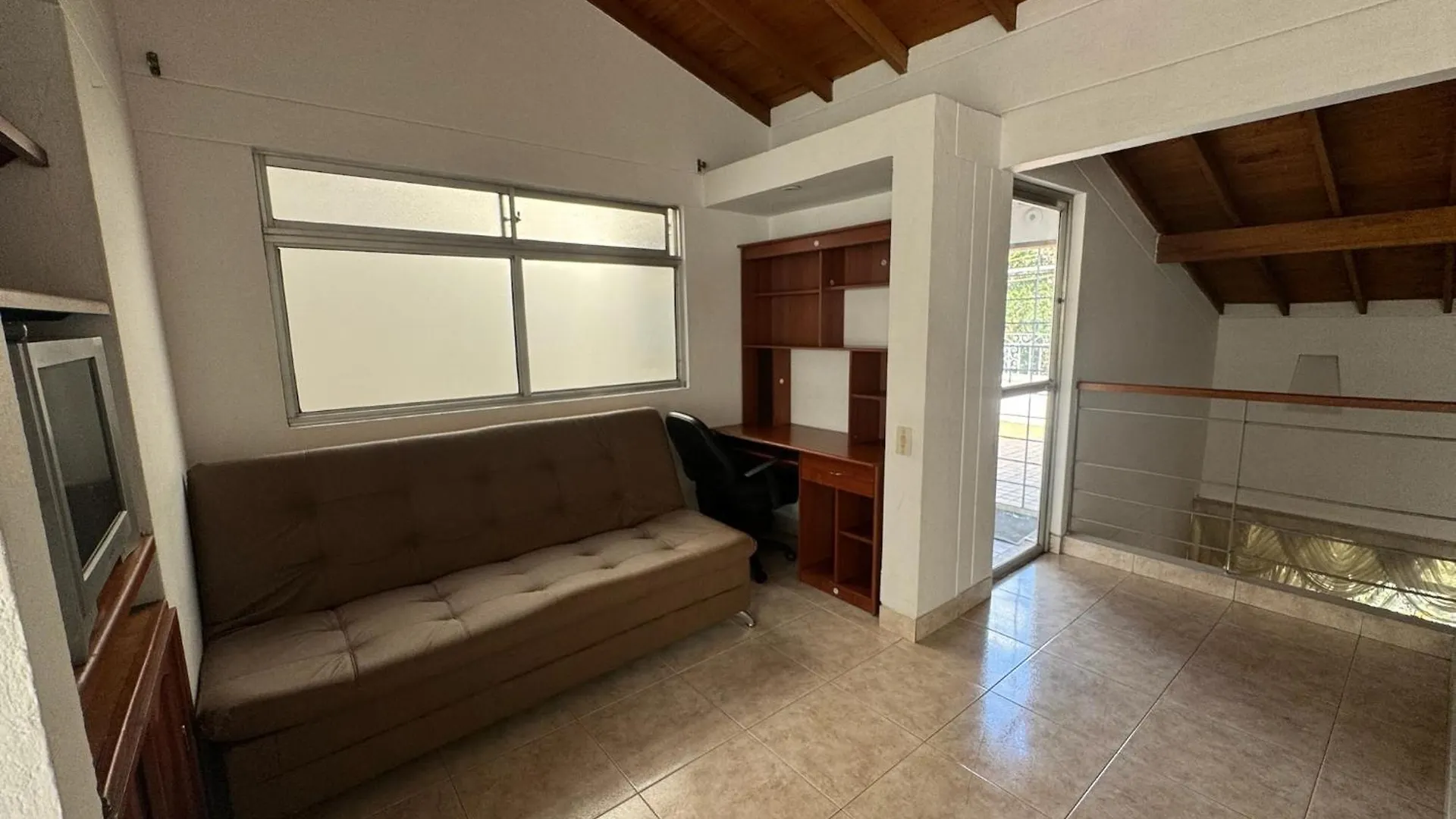 Casa Entera-Cerca A Mall La Central Y Estacion De Tranvia Medellin Holiday home